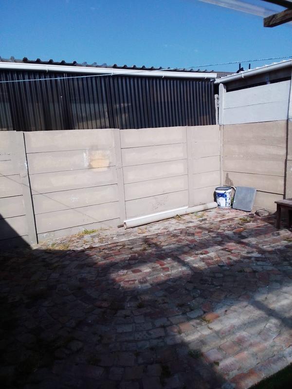 To Let 2 Bedroom Property for Rent in Pelikan Park Western Cape